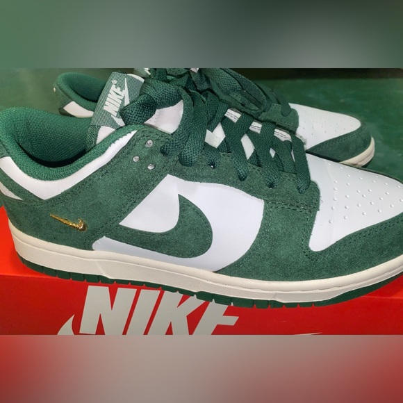 Nike Women's Green and White Sneakers - Picture 7 of 12